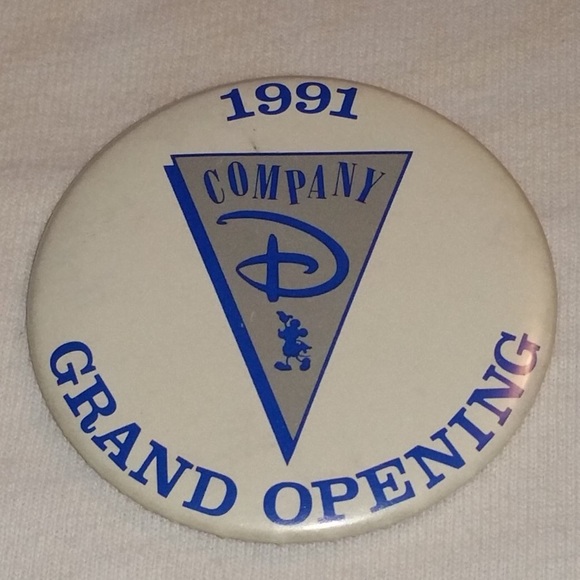 ISO: AFFORDABLE Disney Buttons - Picture 8 of 8